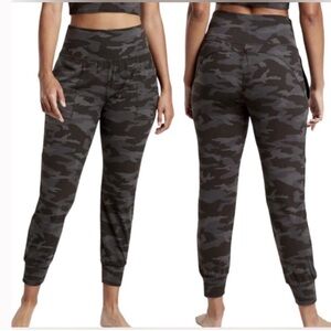 Athleta Womens‎ Salutation Camo Joggers Size Large Activewear Streetwear